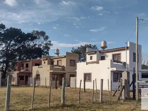 Casas en venta - 6 Dormitorios 6 Baños - 400Mts2 - Las Toninas