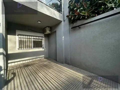 Depto Tipo Casa 4 ambientes con 2 baños