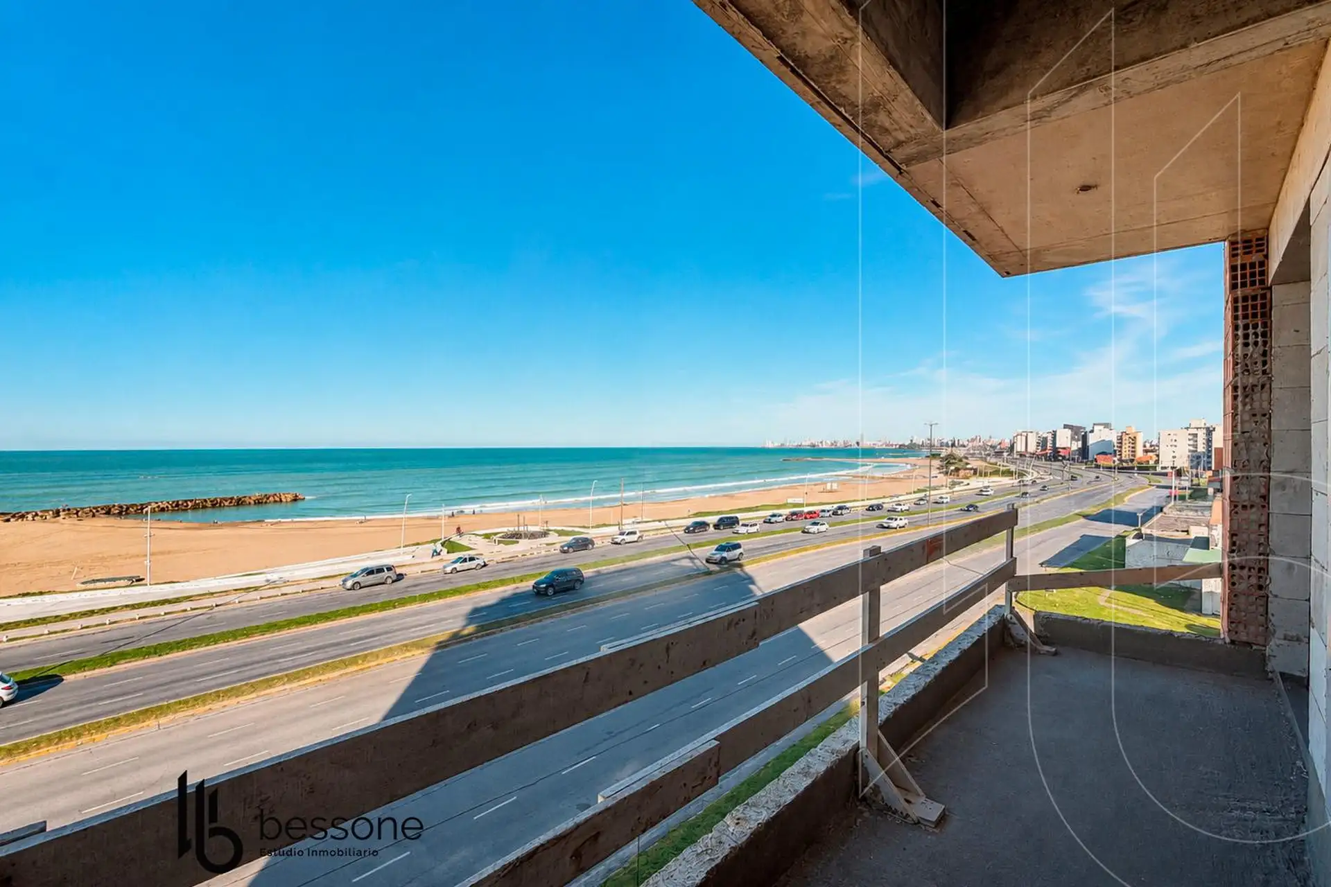 Depto 3 amb, 58m² con balcón y vista al mar — Constitución