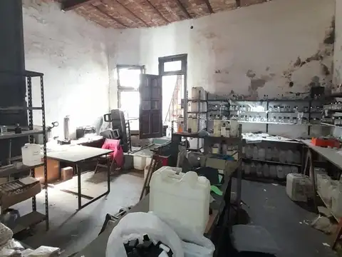 Local en Venta 100 años