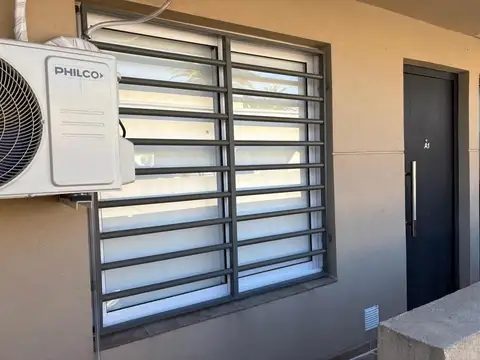 Hipólito Irigoyen 1800, Piso 1