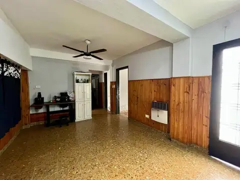 Depto Tipo Casa 4 ambientes con 2 baños