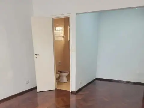 Pasteur 400, Piso 1