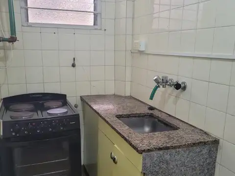 Pasteur 400, Piso 1