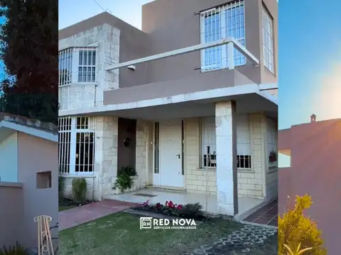 Casa 4 Dormitorios. Marqués De Sobremonte.