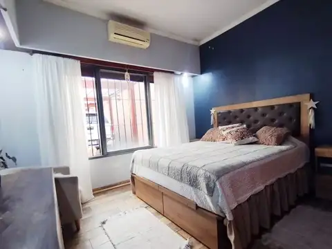 CASA 4 AMBIENTES EN VENTA BURZACO GRANLOTE PISCINA