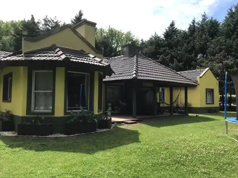 Casa 4 ambientes con 3 baños