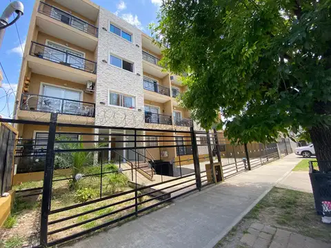 Alquiler de duplex 3 ambientes en complejo con pileta y quincho.