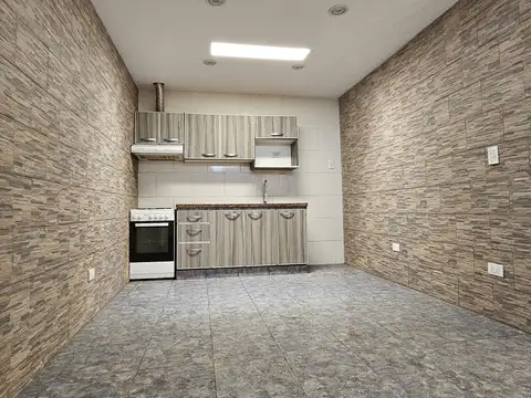 ALQUILER  CASA P.H. PASO DEL REY CENTRO - PATIO ESTACIONAMIENTO -  A 6 CUADRAS DE LA ESTACION