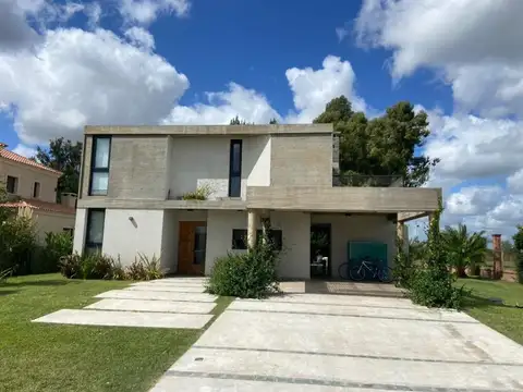 Casa Alquiler Barrio Privado Tristán Suarez