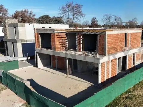CASA DE DISEÑO MODERNO EN CONSTRUCCIÓN, IDEAL PARA QUIENES BUSCAN ESTRENAR Y PERSONALIZAR CADA DETAL