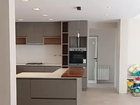 Casa 6 ambientes con 2 baños