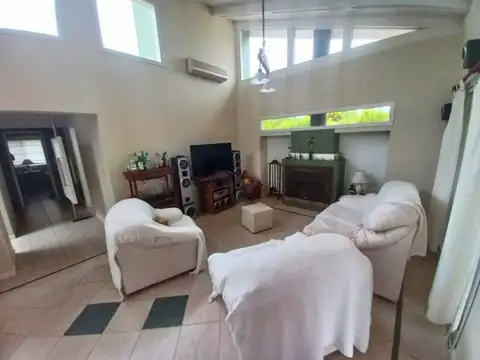 Oportunidad Única: Venta de Casa en Chascomús Golf Country Club