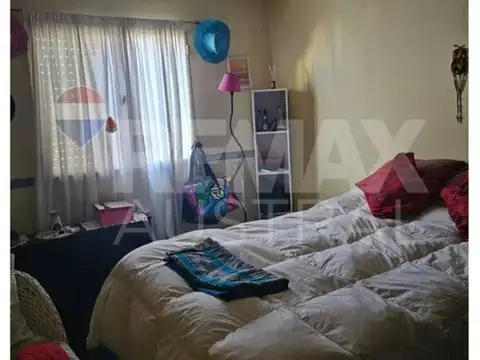 Casa 7 ambientes con 1 baño