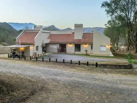 Alquiler Casa en Valle Escondido