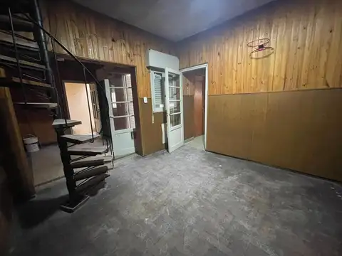 VENTA CASA DE PASILLO A RECICLAR