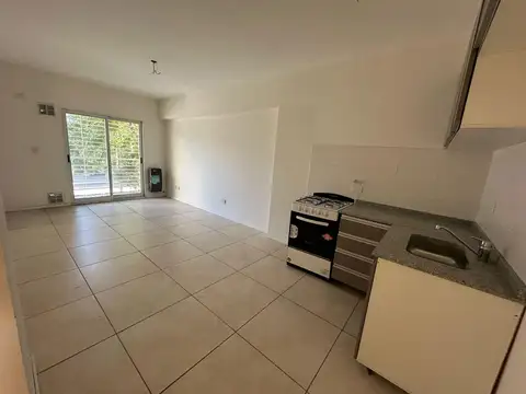 Venta, Departamento, 2 Ambientes, Balcón, al Frente Apto Profesional, Flores Norte
