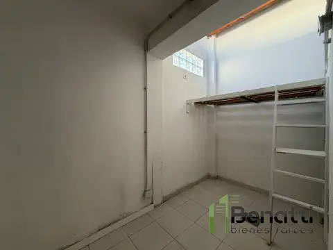 Departamento 2 1/2 a metros de Acceso Oeste. SIN EXPENSAS