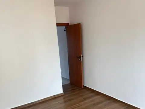 Departamento en Alquiler en Lomas del Mirador, $ 580.000