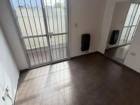 Departamento 3 Ambientes En Alquiler - Ezpeleta Este