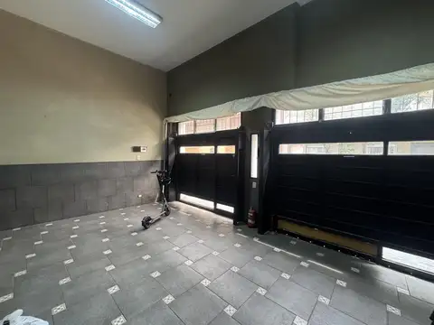 Casa de 6 ambientes en Liniers