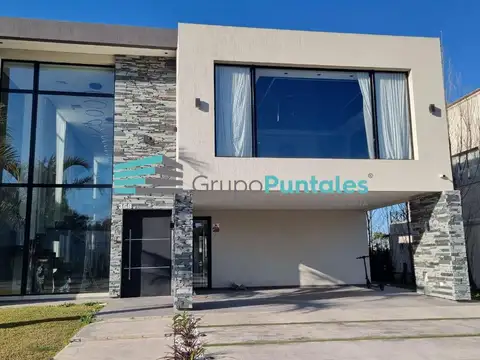 Importante Casa de 380 m2 sobre lote de 974 m2 en Lagos de Canning