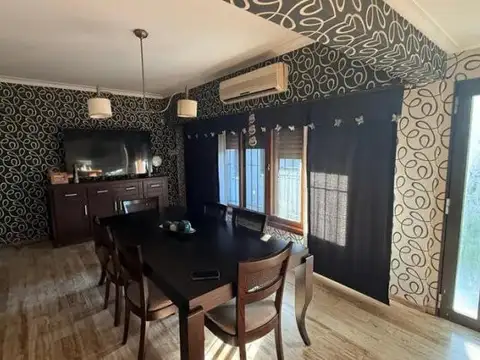 Casa 5 ambientes con 3 baños