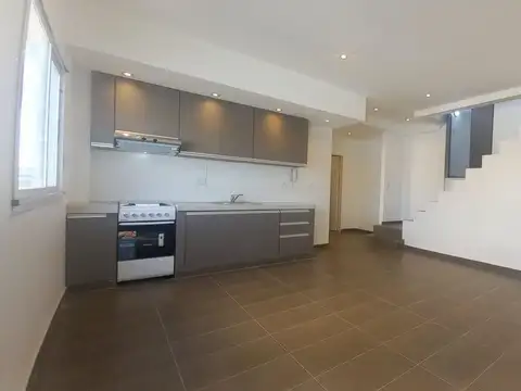 DEPARTAMENTEO 2 AMB. CONTRA FRENTE C/TERRAZA 