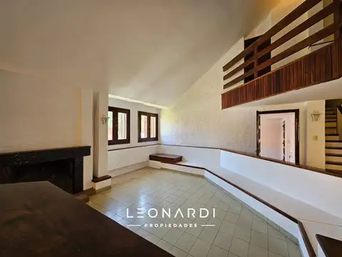 Casa en Venta con 5 cocheras