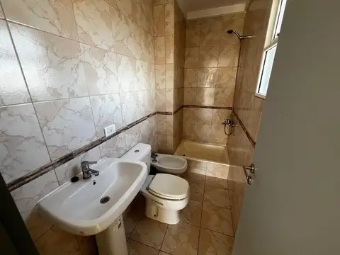 VENTA DEPTO MONOAMBIENTE EN CASEROS CON BALCON