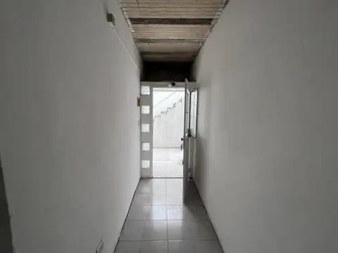 Depto Tipo Casa en Alquiler en Caseros, $ 370.000