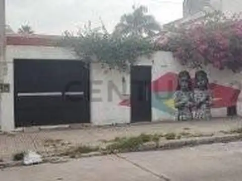 CASA EN ALQUILER EN LA PLATA DE 2 DORMITORIOS Y PILETA