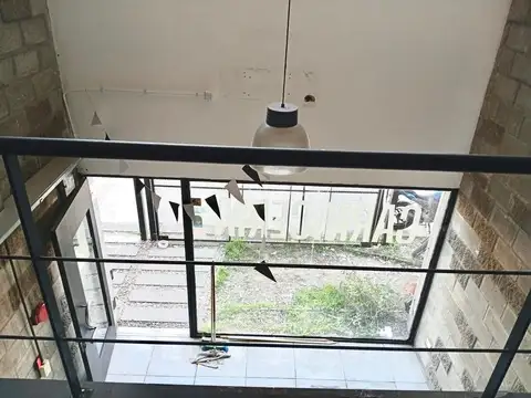 Local con ubicación estratégica , alto transito peatonal.