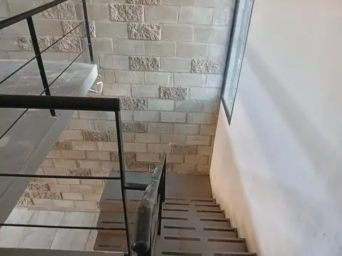 Local con ubicación estratégica , alto transito peatonal.