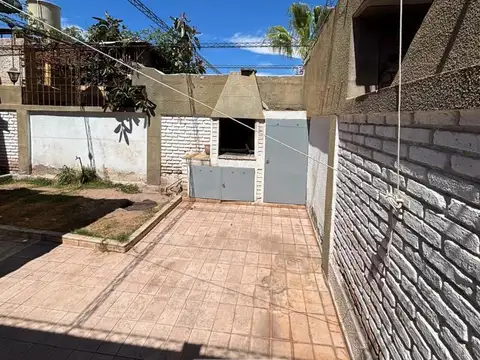 Casa 6 ambientes con 1 baño
