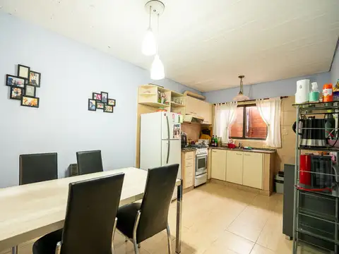 PH en venta de 2 dormitorios, patio y parrillero
