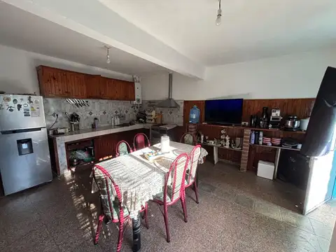 VENTA DE CASA EN B SARGENTO CABRAL 2 DORMITORIOS