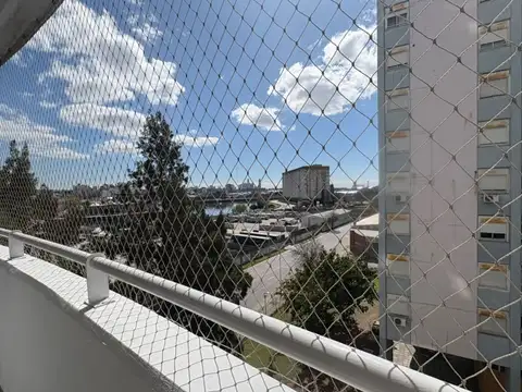 Manuel Estevez 100