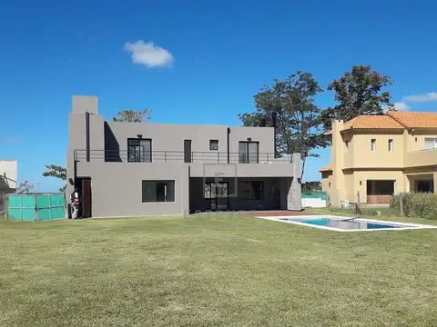Casa en Alquiler de 3 dormitorios
