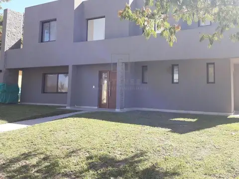 Casa en Alquiler en San Matias, USD 1.800