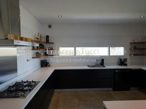 Casa en Venta al Oeste