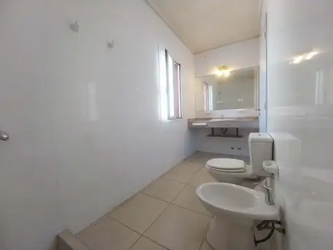 Departamento 5 ambientes con 2 baños