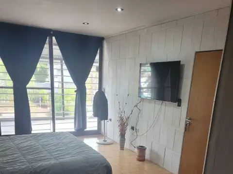 Casa en Bº Solares del Norte. 3 habitaciones. Galería, quincho y pileta.