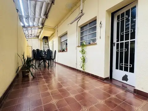 CASA PASILLO- 2 DORMITORIOS -CHACABUCO 2800- LA TABLADA -ROSARIO