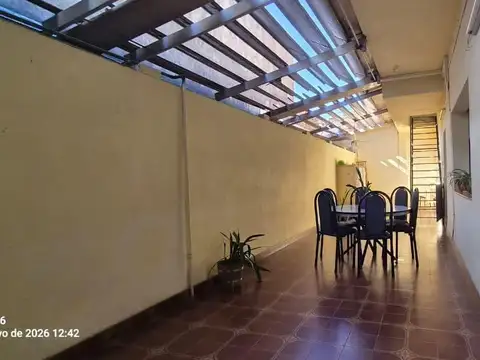 VENTA-CASA PASILLO- 2 DORMITORIOS -CHACABUCO 2800-ROSARIO