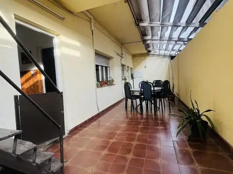Casa 4 ambientes con 1 baño