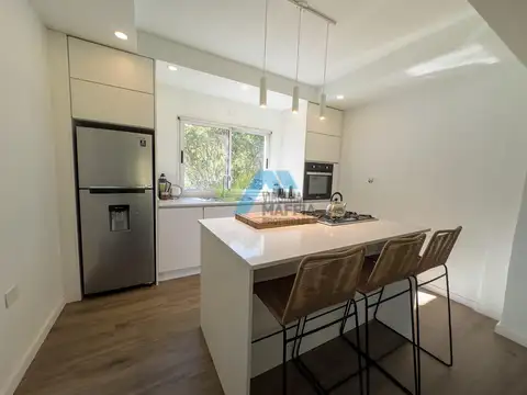 Casa 5 ambientes con 3 baños