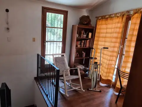 3 DORM 3 BAÑOS LIVING COMEDOR COCINA QUINCHO PATIO TERRAZA