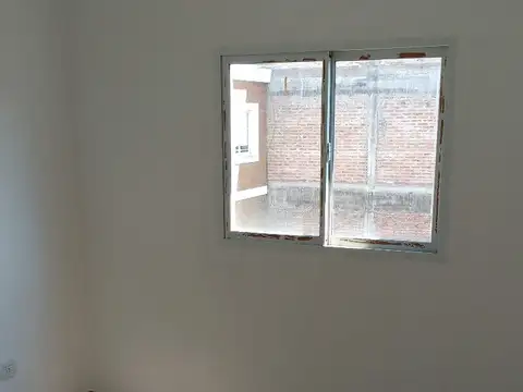 Departamento en Alquiler en Villa Centenario, $ 290.000