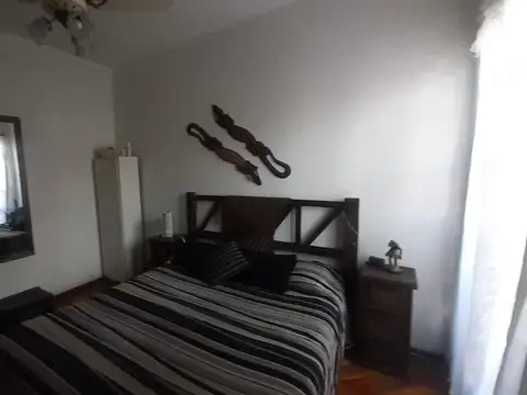 OPORTUNIDAD VENTA URGENTE  Triplex 5 ambientes en excelente ubicación